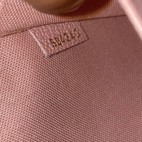 Louis Vuitton
Felicie Pochette Empreinte Leather
no longer have box or dust bag - Picture 5 of 6